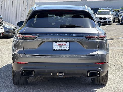 Used 2023 Porsche Cayenne AWD/4WD image 6