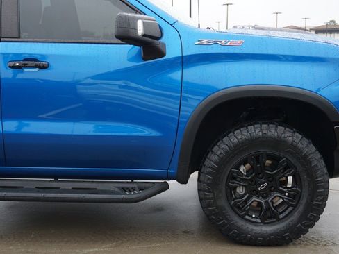 Used 2022 Chevrolet Silverado 1500 ZR2 w/ Technology Package image 9