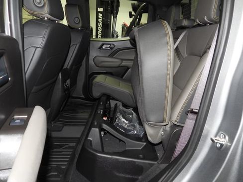 New 2026 Chevrolet Colorado ZR2 w/ Technology Package AWD/4WD image 42