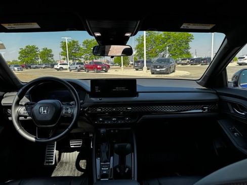 Used 2025 Honda Accord Sport image 15