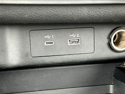 Used 2023 Nissan Rogue SV image 34