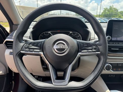 Used 2025 Nissan Altima 2.5 SV image 27