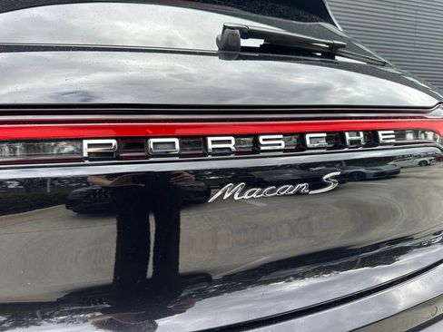Certified 2023 Porsche Macan S AWD/4WD image 14