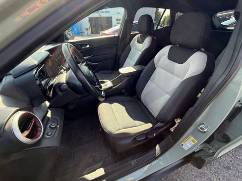 Certified 2024 Chevrolet Trax RS w/ Driver Confidence Package FWD image 17