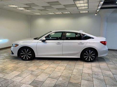 Used 2023 Honda Civic EX image 4