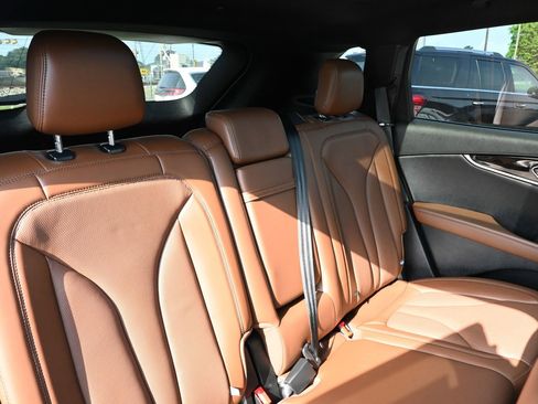 Used 2022 Lincoln Nautilus Reserve w/ Equipment Group 201A FWD image 28