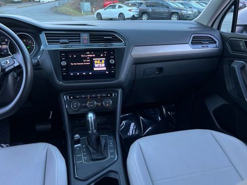 Used 2019 Volkswagen Tiguan SE w/ Panoramic Sunroof Package image 15