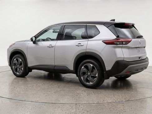 Used 2025 Nissan Rogue SV AWD/4WD image 6