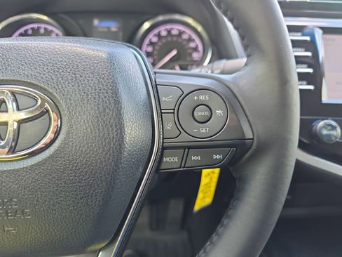 Used 2018 Toyota Camry SE image 17