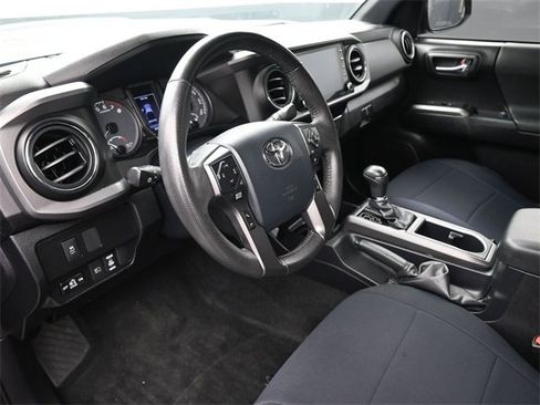 Used 2020 Toyota Tacoma TRD Sport image 18