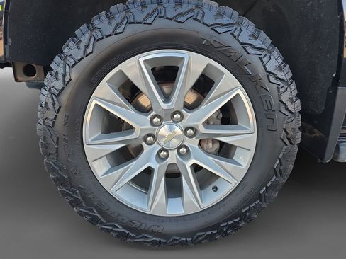 Used 2021 Chevrolet Silverado 1500 High Country w/ Technology Package image 16