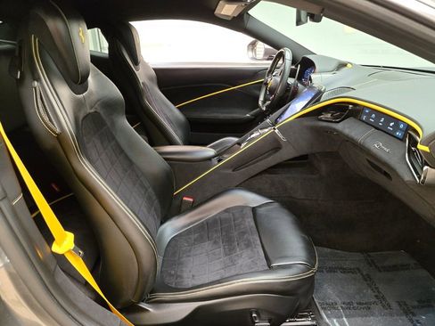 Used 2022 Ferrari Roma RWD image 24