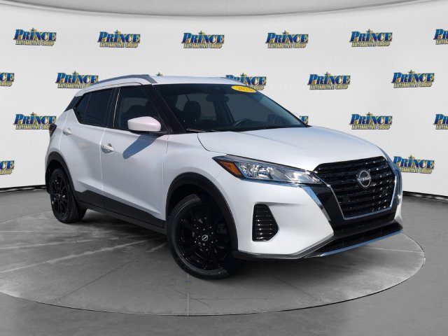 Used 2023 Nissan Kicks SV FWD image 3