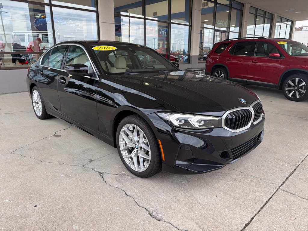 Used 2025 BMW 330i xDrive Sedan w/ Convenience Package AWD/4WD image 7