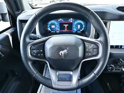 Used 2025 Ford Bronco Outer Banks w/ Sasquatch Package AWD/4WD image 18