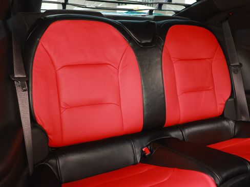 Used 2022 Chevrolet Camaro LT RWD image 18