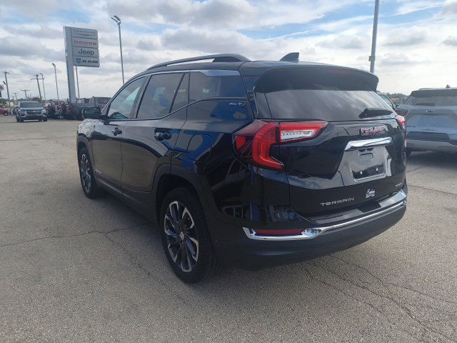 Used 2022 GMC Terrain SLT w/ Infotainment Package II AWD/4WD image 7