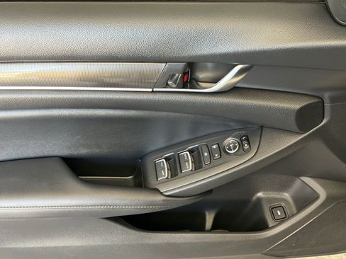 Used 2022 Honda Accord Sport image 3