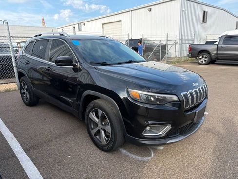 Used 2019 Jeep Cherokee Limited AWD/4WD image 7