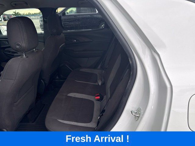 Used 2023 Chevrolet TrailBlazer LT w/ Convenience Package FWD image 3