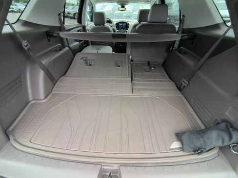 Used 2021 Chevrolet Traverse Premier FWD image 19