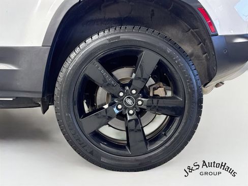Used 2022 Land Rover Defender 110 S AWD/4WD image 41