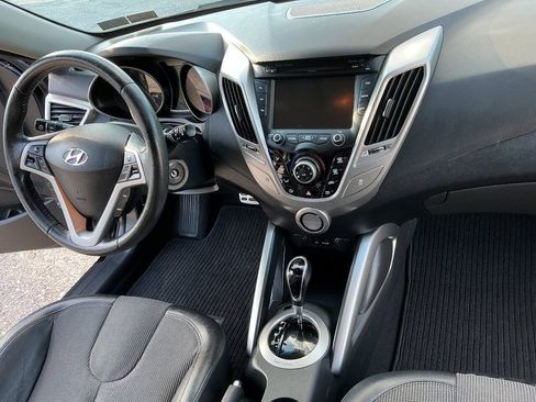 Used 2012 Hyundai Veloster w/ Style Pkg FWD image 6