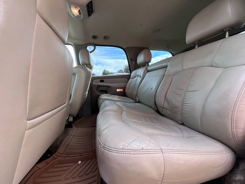 Used 2001 Chevrolet Tahoe LT w/ LT Preferred Equipment Group image 12