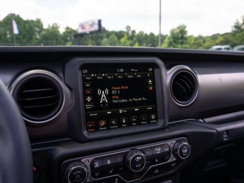Used 2023 Jeep Wrangler Unlimited w/ Sun & Screen Package AWD/4WD image 24