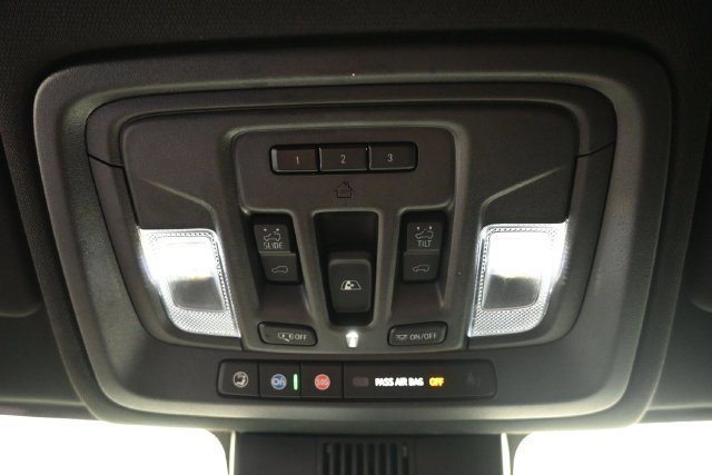 Used 2022 Chevrolet Silverado 1500 ZR2 w/ Technology Package AWD/4WD image 34