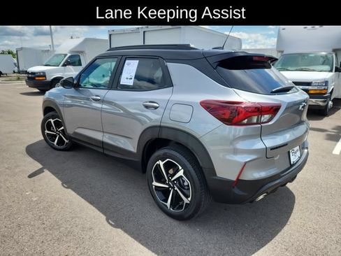 Used 2023 Chevrolet TrailBlazer RS w/ Technology Package FWD image 5