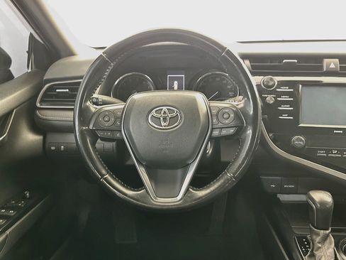 Used 2020 Toyota Camry SE FWD image 17