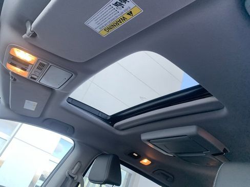 Certified 2024 Honda Odyssey Touring image 8