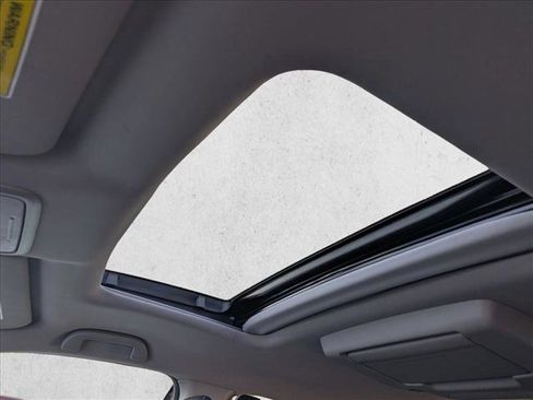 Used 2021 Honda Pilot Touring image 13