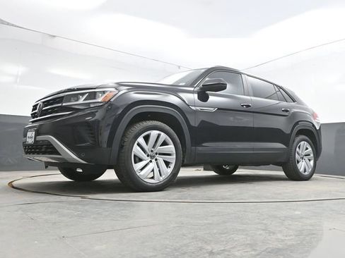 Used 2022 Volkswagen Atlas Cross Sport SE image 29