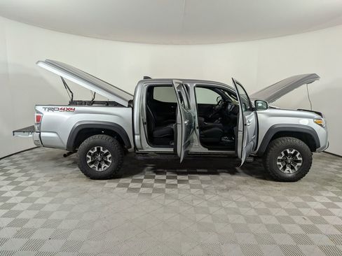 Used 2023 Toyota Tacoma TRD Off-Road AWD/4WD image 9