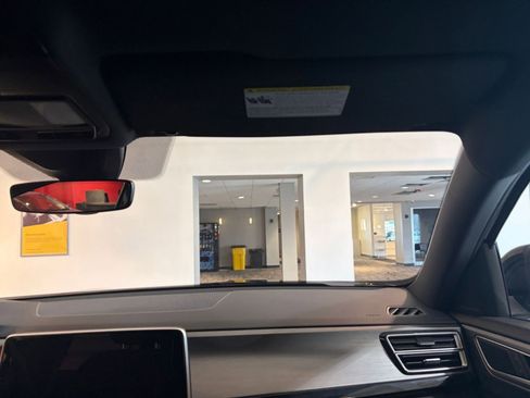 Used 2025 Volkswagen Atlas Cross Sport SE image 35