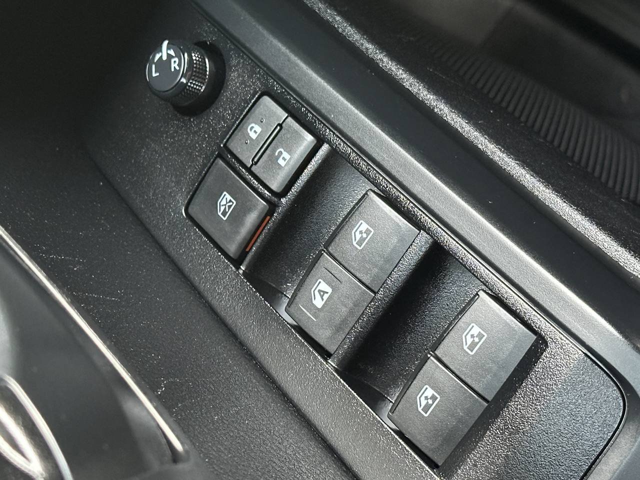 Used 2023 Toyota Tacoma SR AWD/4WD image 43