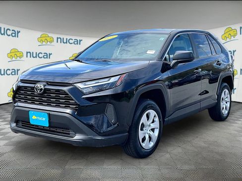 Used 2025 Toyota RAV4 LE AWD/4WD image 3