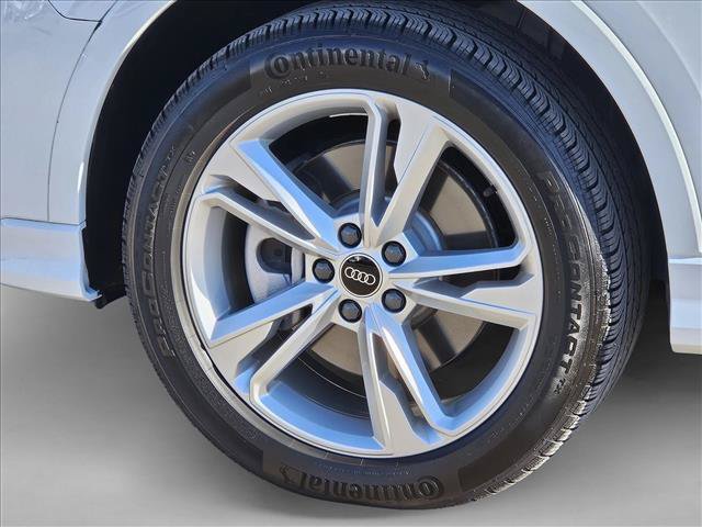 Certified 2024 Audi Q3 2.0T Premium Plus w/ Premium Plus Package AWD/4WD image 9