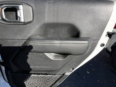 Used 2021 Jeep Wrangler Unlimited Sahara image 38