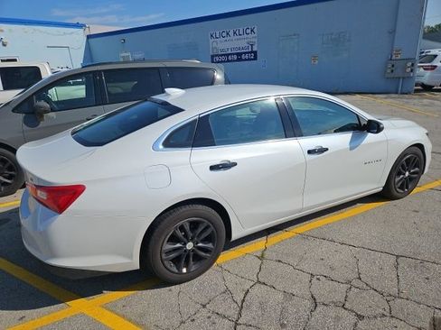 Used 2016 Chevrolet Malibu LT FWD image 2