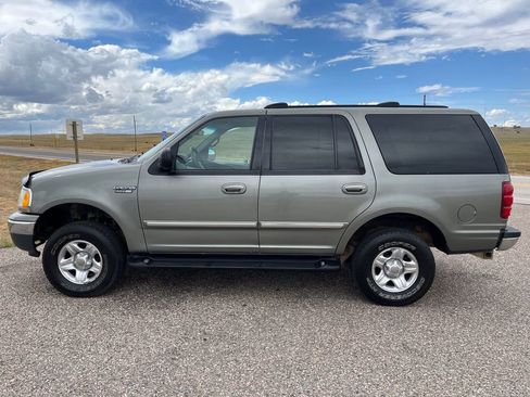 Used 1999 Ford Expedition XLT image 2