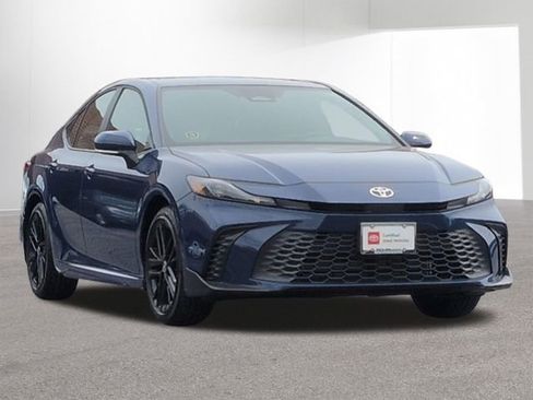 Certified 2026 Toyota Camry SE FWD image 3
