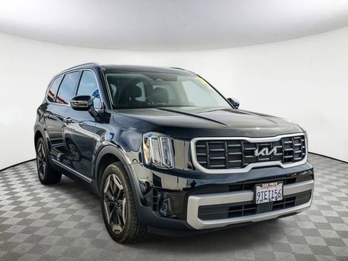 Certified 2025 Kia Telluride S image 5