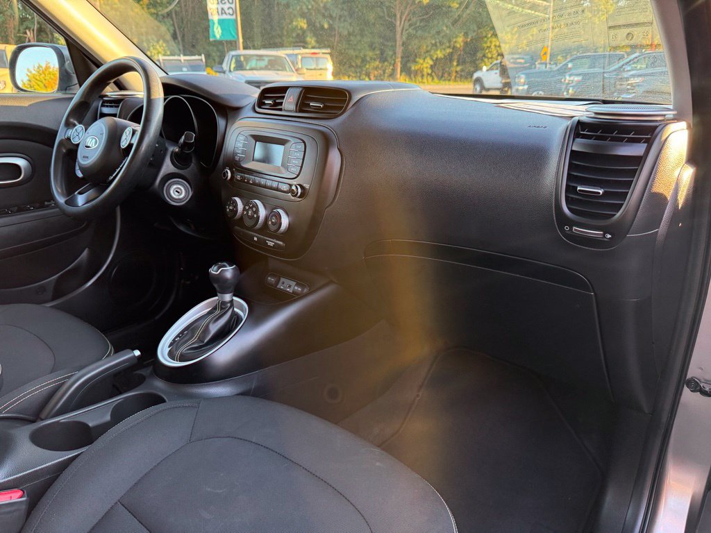 Used 2014 Kia Soul + FWD image 28