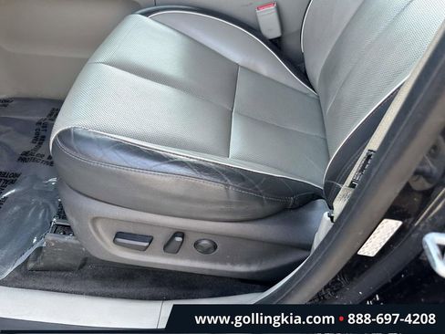 Used 2017 Kia Sedona LX w/ LX Essentials Premium Package FWD image 18