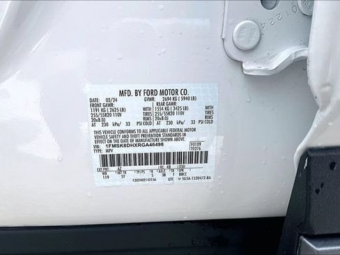 Used 2024 Ford Explorer XLT w/ Equipment Group 202A AWD/4WD image 30