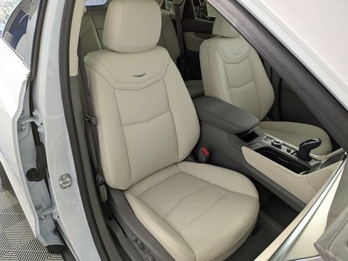 New 2025 Cadillac XT5 Premium Luxury w/ LPO, Floor Liner Package image 32