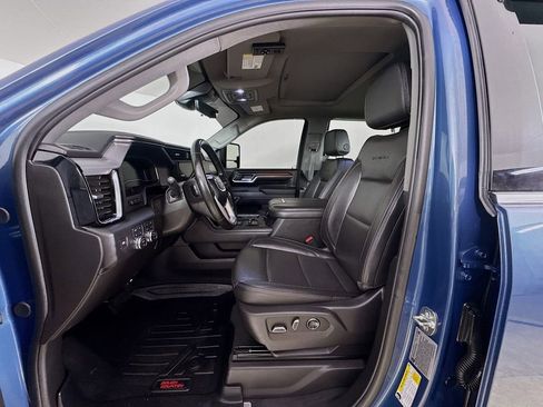 Used 2025 GMC Sierra 3500 Denali w/ Denali Reserve Package AWD/4WD image 12